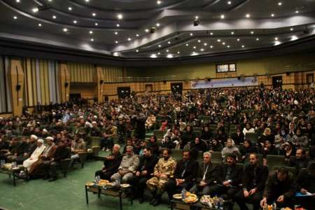 استاد اهل سنت دانشگاه سنندج در کنگره امام شافعی:ایمان مسلمان با عشق به اهل بیت (ع) کامل می شود