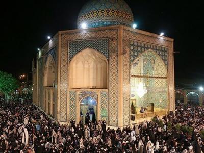 تصاویری که آمدنیوز از شب قدر منتشر نمی‌کند