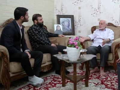 دیدار عبدالرضا هلالی و محسن عراقی با پدر شهید برنا 