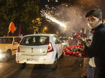 مسجدی‌ها جشن پیروزی انقلاب برپا می‌کنند؛ فریاد الله اکبر در میدان اختیاریه