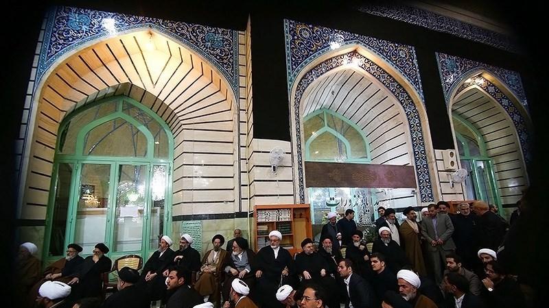 برگزاری مراسم شهادت امام صادق(ع) در بیت آیت‌الله گلپایگانی