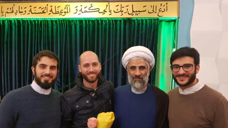 جوان آلمانی در مرکز اسلامی هامبورگ مسلمان شد+تصاویر 