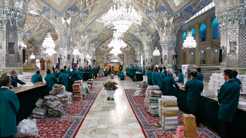 «اطعام و اکرام» رسم دیرین خدام رضوی/ جریان خدمت در حرم امام رضا(ع) تعطیل‌پذیر نیست