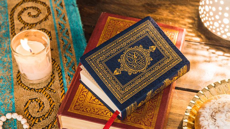 یکی از وسیله‌های تقرب و رستگاری به خداوند قرآن است